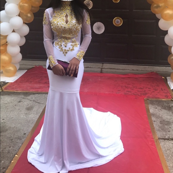 Prom dress - Picture 1 of 4